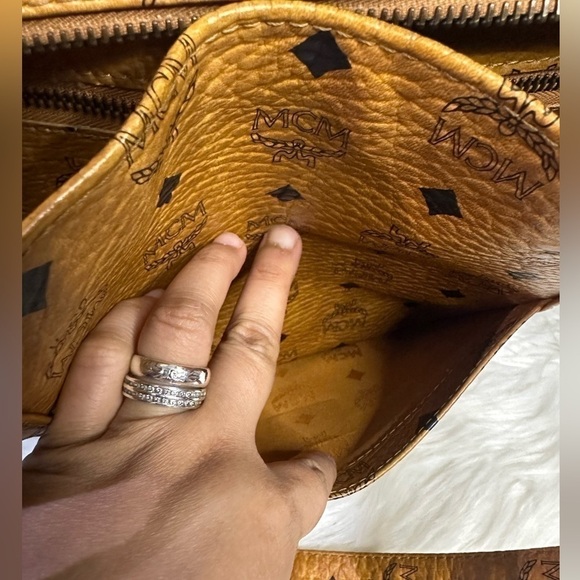 MCM classic logo tote in cognac - Picture 8 of 16